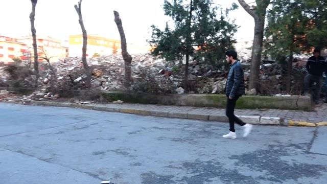 TOPLUCA İNSANLARIN ÜSTÜNE KOŞMA ŞAKASI İLE TROLLEDİK 6 ! Bağcılar смотреть онлайн