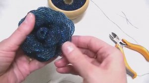 Композиция роз из бисера.