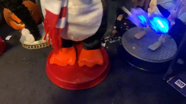 Gemmy Animated Snowflake Spinning Penguin смотреть онлайн