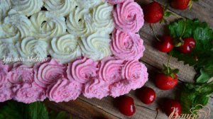 Шоколадный торт со взбитыми сливками