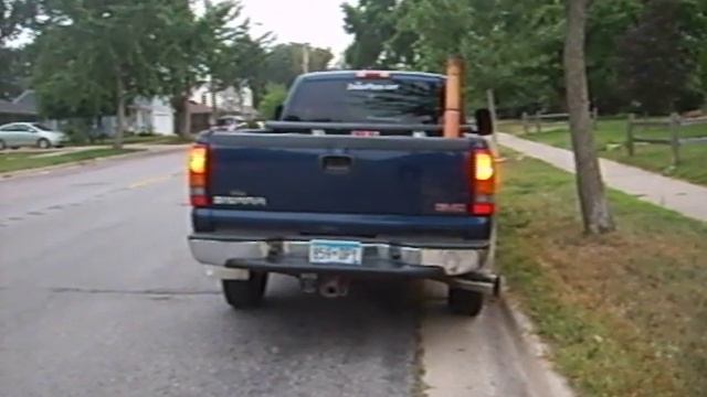 2002 GMC Sierra Duramax LB7 w/ZF-6 Manual Transmission (Banks 4" Monster Exhaust) смотреть онлайн