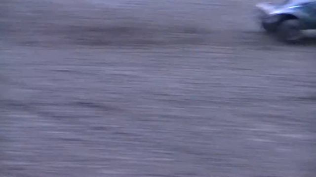 Traxxas Slash 4X4 Mamba Monster, centre diff, 4s lipos, Anaconda tyres & dirt drifting смотреть онлайн