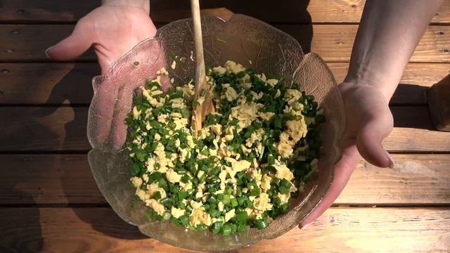 Простой рецепт. Весенние ВАРЕНИКИ С ЛУКОМ И ЯЙЦОМ!
