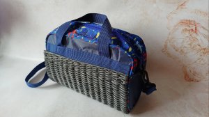 Комбинированная сумочка с плетением из бумажной лозы