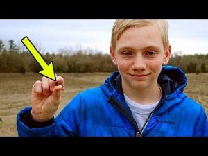 То, что нашел этот мальчик в земле, может сделать его самым богатым ребенком в мире!