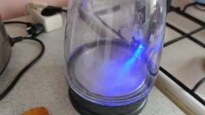 Как почистить электрочайник от накипи? Используй лимонную кислоту