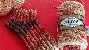 Объëмные носки крючком