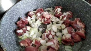 Капуста тушоная с мясом.