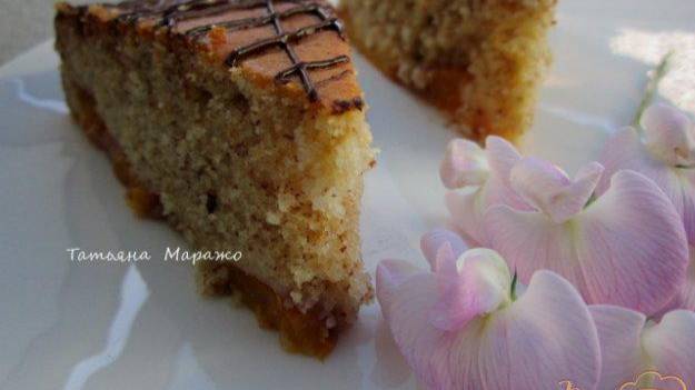 Миндальный пирог с персиками