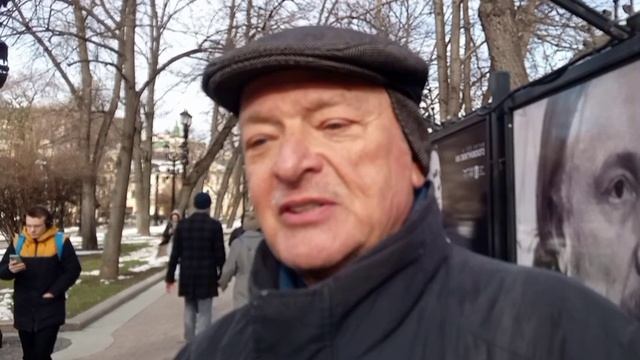Андрей Владленович Давыдов всю жизнь работал во МХАТе. Замечательный человек и актёр!