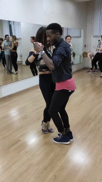 Kewin Cosmos , Ataca & La Alemana - Calma - Junior Bachata Lesson 06.10.19 - Урок Джуниора смотреть онлайн