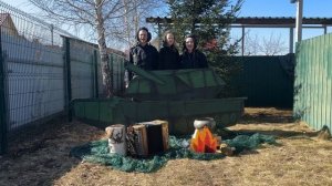 Семья Белоноговых 
Песня «Три танкиста»