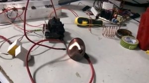 Высоковольтный разряд от строчного трансформатора (ТДКС) замедленная съёмка ;-)
