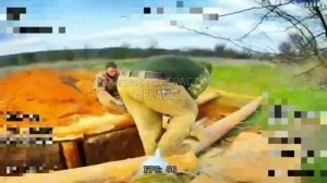 СВО. Красивый прилёт нашего дрона на оптоволокне прямо в дупу xoxло-землекопу.