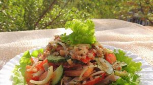 Весенний салат с гречкой и грибами