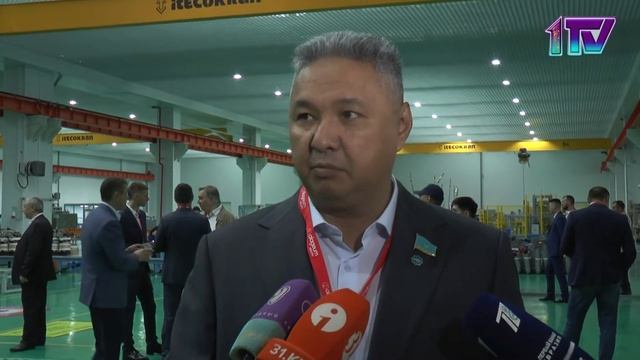 30.05.22. Азат Перуашев «Alageum Electric» компаниясының жұмысшыларымен кездесті