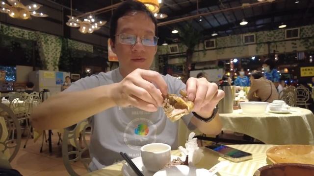 【广州漫步粤菜美食探店】暴走珠海中山！食游记！两日一夜！最有名石岐乳鸽！味道如何？市场买榴莲！价格如何？爆好吃！当地人最爱！瞬间坐满！味道无法想象！Canton Food Tour｜GuangZho
