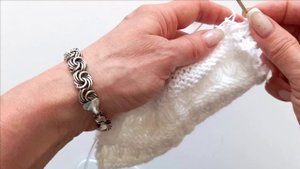 Как связать узор с вытянутыми петлями для блузки на фото