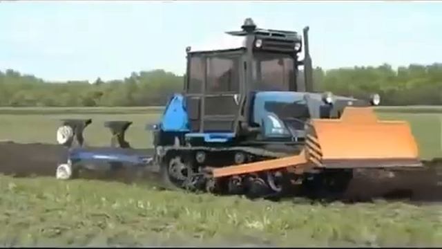 Трактор Агромаш 90ТГ в поле смотреть онлайн