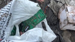 Свалка деньги на мусоре Витёк мусорщик