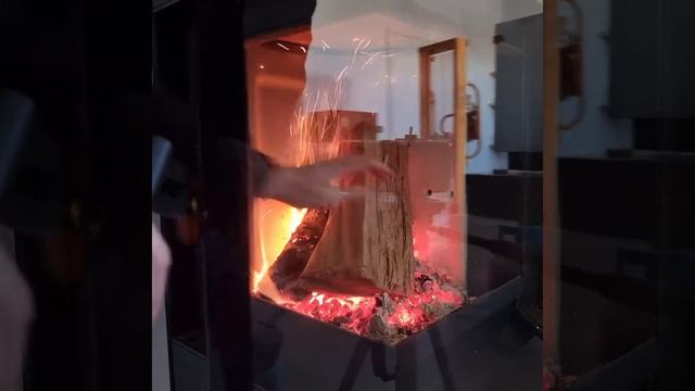 Quadroom - DEFRO HOME - Průběh hoření v detailech. смотреть онлайн