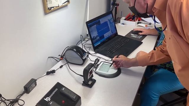 BadgePass Visitor Management with COIVD and Temperature Tracing смотреть онлайн