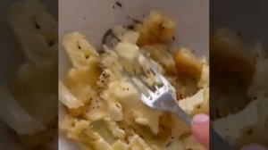 Чеснок с оливковым маслом.