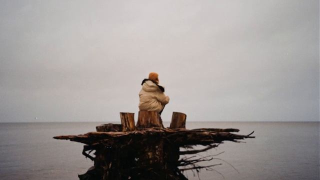 Carry Me Away - Chris Lake feat. Emma Hewitt смотреть онлайн