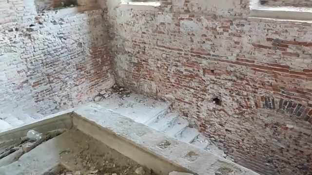 Заброшенный замок в холмах Монферрато смотреть онлайн