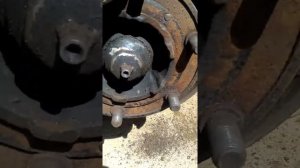 Газ 3309. Часть 1.  болтается колесо
