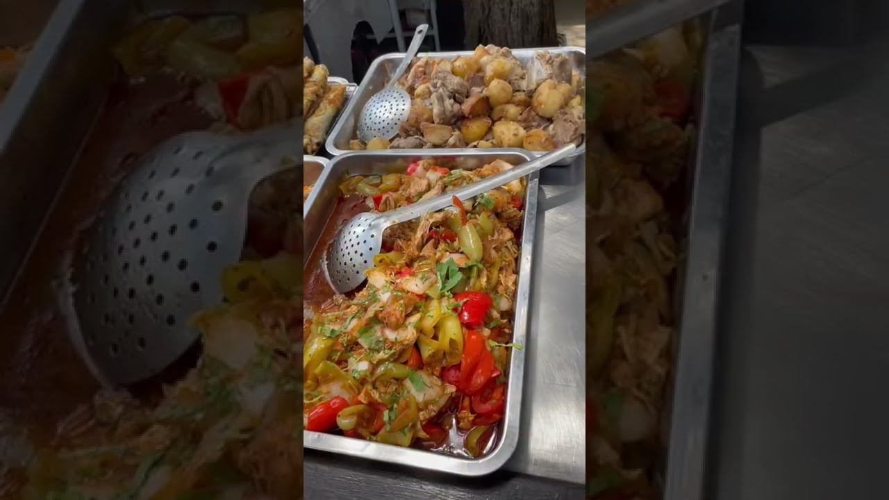 Лазаревское 28.06.2022 улица Социалистическая время кушать полов и жидкий лагман мммм