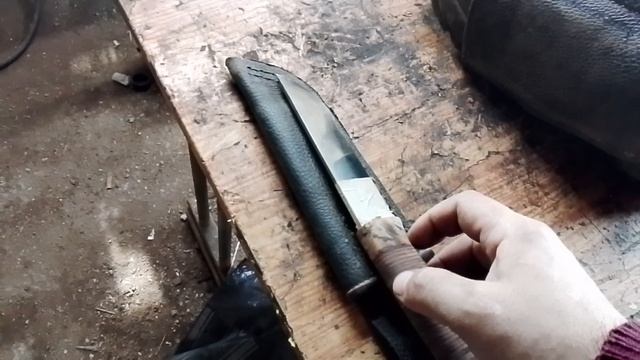 ножны для ножа из кожного сапога.