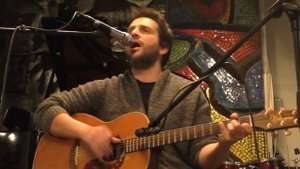 ПЕТР НАЛИЧ НА БЛАГОТВОРИТЕЛЬНОМ МАРКЕТЕ "ФОНАРЬ" - Я МИЛОГО УЗНАЮ ПО ПОХОДКЕ. КАФЕ МАРТ, 11.12.2022