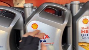 Моторное масло Shell helix проверяем подделка или нет. Показываю оригинал.