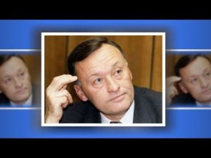 В 2002 году генерал-предатель КГБ Олег Калугин был лишен всех наград