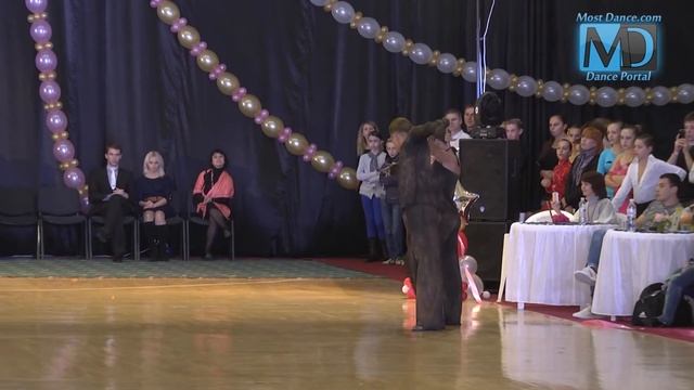 El-li-ta-Luhan 2013 - Лили Горгодзе и Артём Иржевский - Exhibition смотреть онлайн