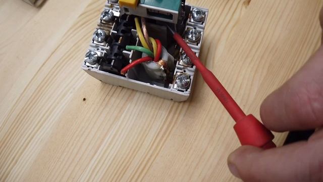 Zasada działania Budowa wyłącznika różnicowoprądowego Co Kryje Wnętrze!? #3 LABORATORIUM LUKSIA
