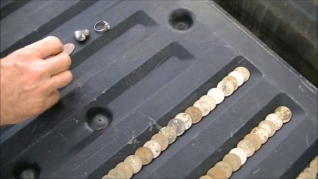 TREASURE FOUND AT ELEMENTARY SCHOOL! FIRE OPAL, AMETHYST, SILVER & OVER 200 COINS! METAL DETECTING