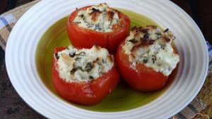 Помидоры фаршированные курицей и творогом