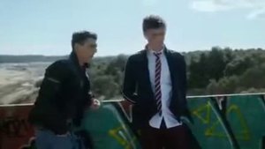 Elite S1E1: Ander conhece Omar