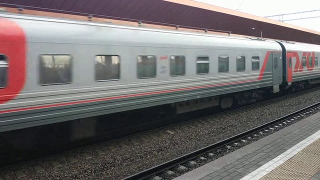 ЧС7-016 с поездом "Москва-Нижний Новгород" на станции Северянин. смотреть онлайн