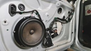 Замена штатных динамиков в Volkswagen Polo 5 на DL Audio Gryphon Lite 165 v2