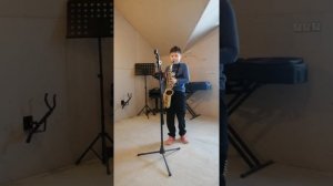 Звенит январская вьюга - саксофон