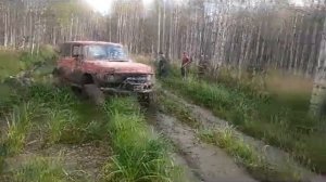 уаз-нива в поисках грязи