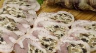 Мясной рулет с грибами