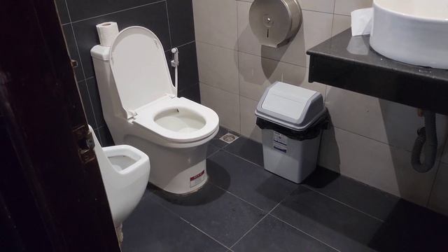 🦘🇭🇲🇰🇭 Sunday Roast at Harry's Restaurant on Riverside Phnom Penh Cambodia 🇰🇭 Best Value 🤗🦘🇭🇲🇰🇭 смотреть онлайн