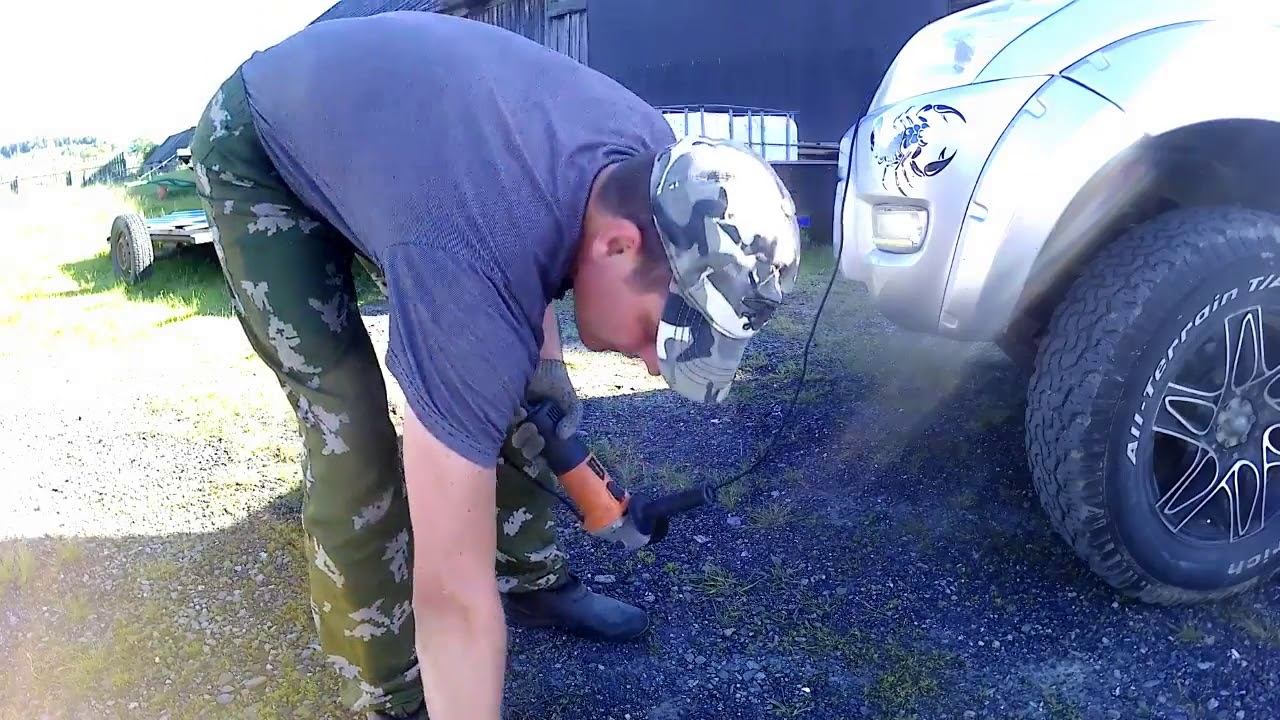 Автомобильный преобразователь напряжения в работе