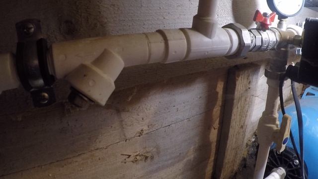 Как правильно накачать гидробак  гидро аккумулятор не снимая из системы водоснабжения.