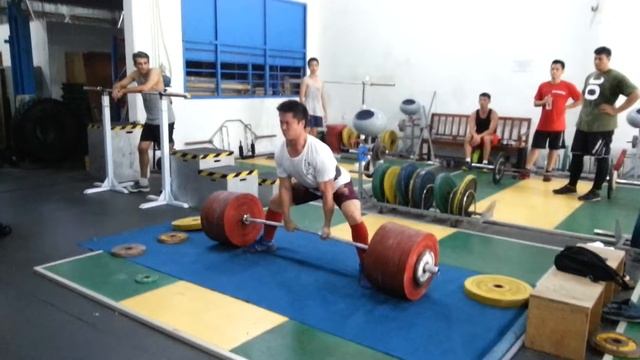 280 kg  617 lbs Deadlift  75kg bwt