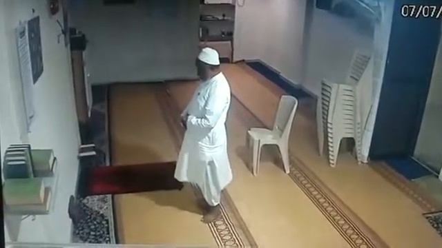 A man died in salah смотреть онлайн